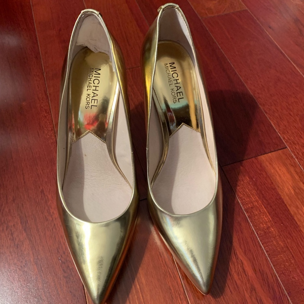 Gold Metallic Leather Michael Kors Pumps Size 8